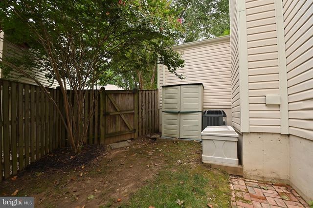10048 WOOD SORRELS LN, Burke, VA 22015