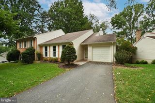 10048 WOOD SORRELS LN, Burke, VA 22015