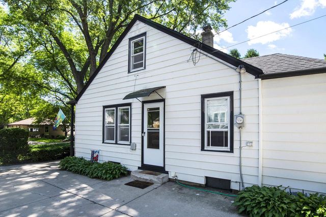 1817 N 118th STREET, Wauwatosa, WI 53226