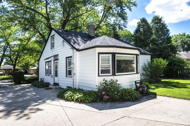 1817 N 118th STREET, Wauwatosa, WI 53226
