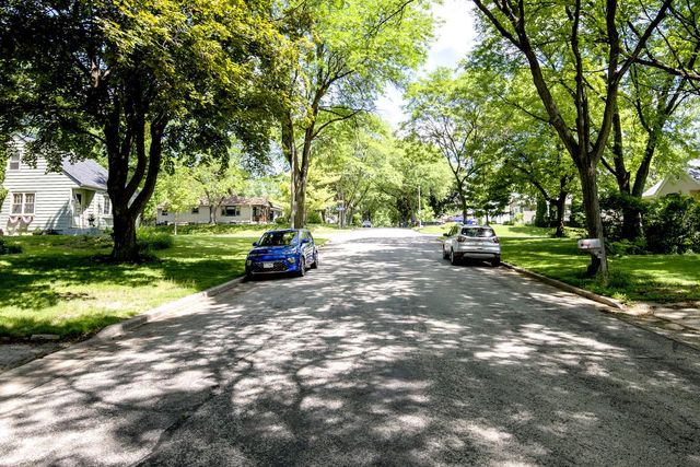 1817 N 118th STREET, Wauwatosa, WI 53226