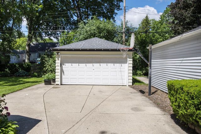 1817 N 118th STREET, Wauwatosa, WI 53226