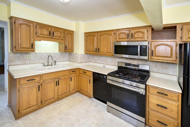 1817 N 118th STREET, Wauwatosa, WI 53226