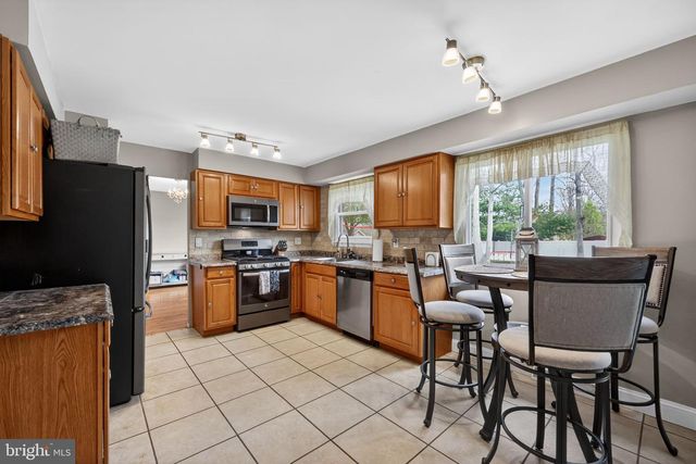 23 INDIAN BIRCH RD, Blackwood, NJ 08012