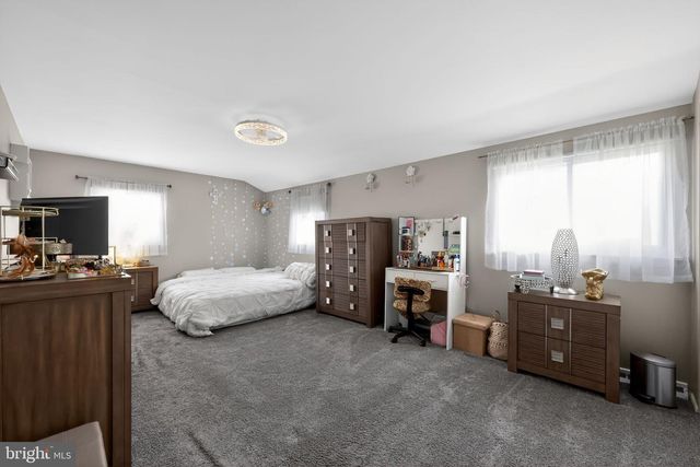 23 INDIAN BIRCH RD, Blackwood, NJ 08012