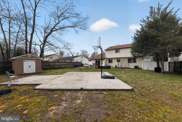 23 INDIAN BIRCH RD, Blackwood, NJ 08012