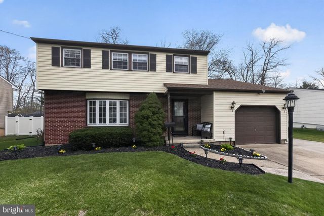 23 INDIAN BIRCH RD, Blackwood, NJ 08012