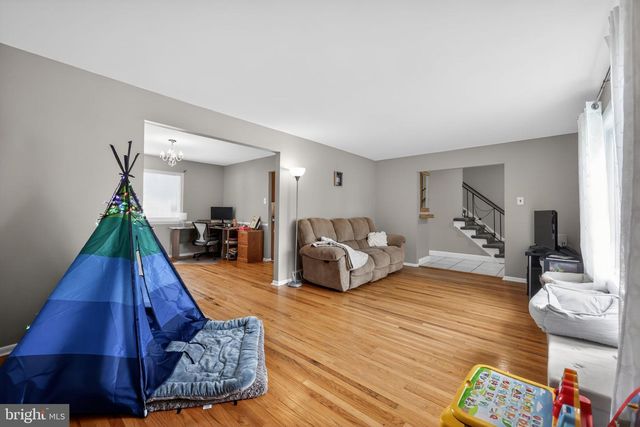 23 INDIAN BIRCH RD, Blackwood, NJ 08012