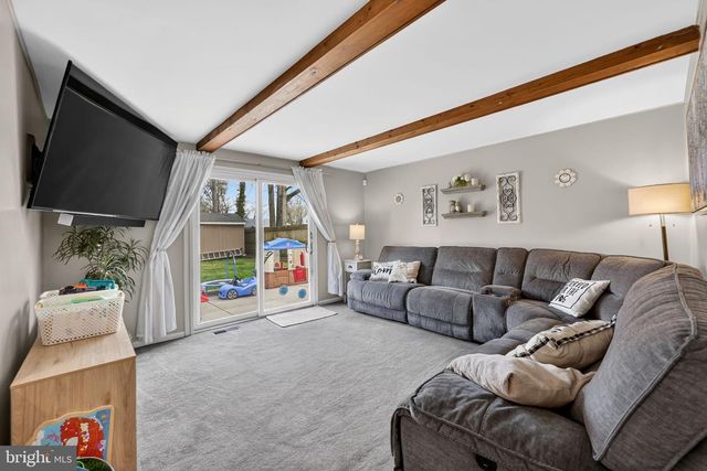 23 INDIAN BIRCH RD, Blackwood, NJ 08012