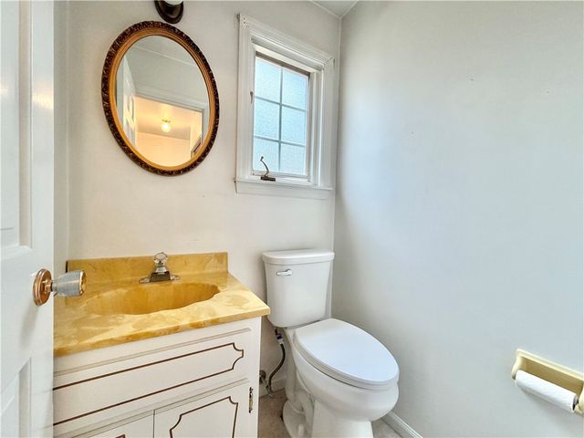 3206 Brunton Dr, Shaler, PA 15116