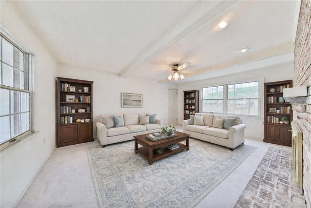 3206 Brunton Dr, Shaler, PA 15116