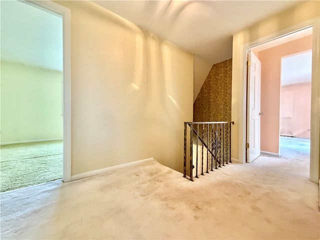 3206 Brunton Dr, Shaler, PA 15116