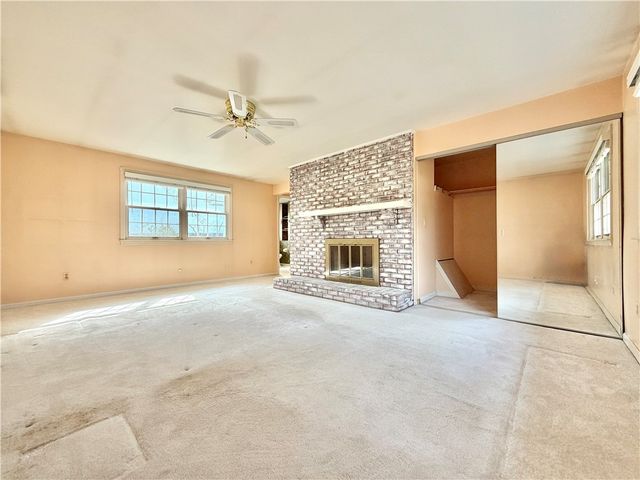 3206 Brunton Dr, Shaler, PA 15116