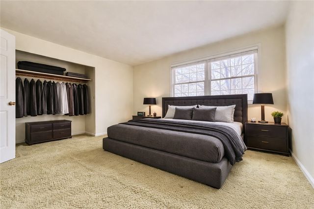 3206 Brunton Dr, Shaler, PA 15116