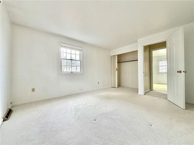 3206 Brunton Dr, Shaler, PA 15116