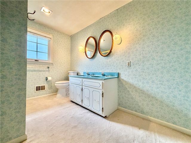 3206 Brunton Dr, Shaler, PA 15116