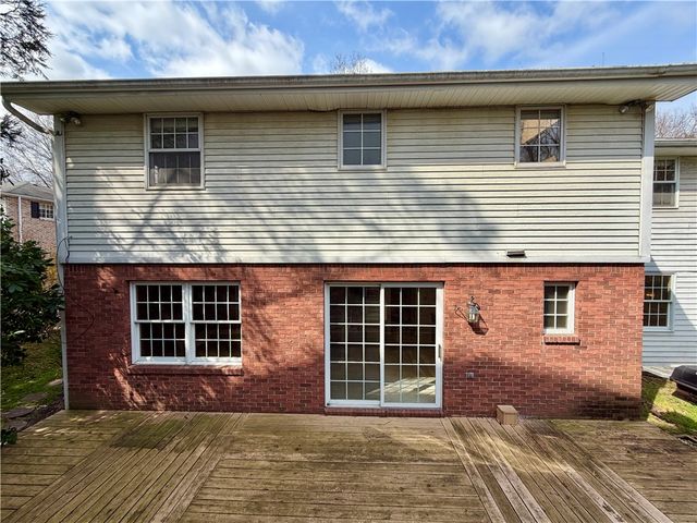 3206 Brunton Dr, Shaler, PA 15116