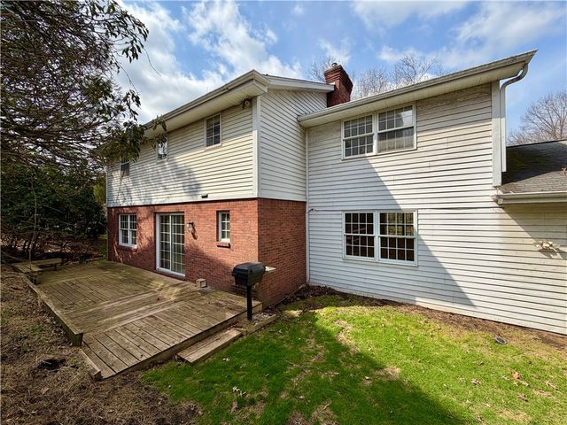 3206 Brunton Dr, Shaler, PA 15116
