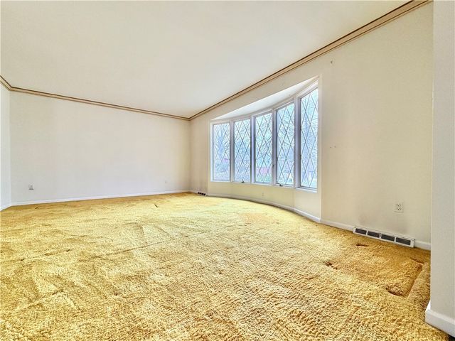 3206 Brunton Dr, Shaler, PA 15116