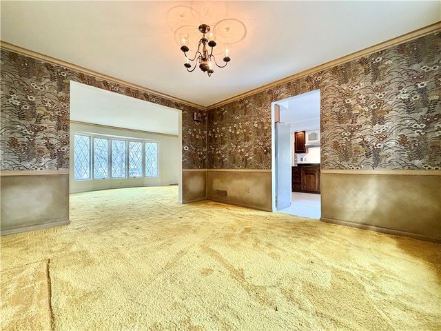 3206 Brunton Dr, Shaler, PA 15116