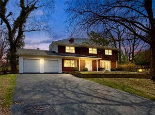 3206 Brunton Dr, Shaler, PA 15116