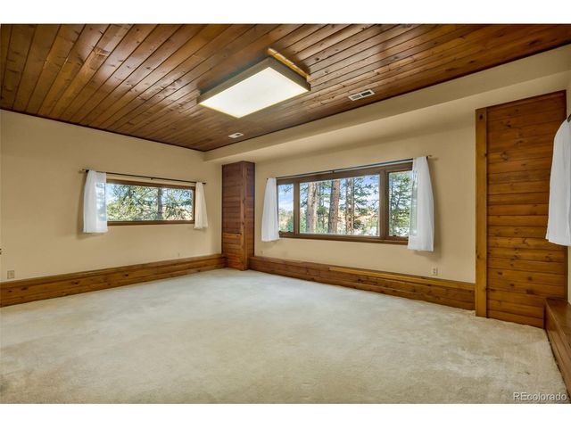 8016 Acoma Dr, Larkspur, CO 80118