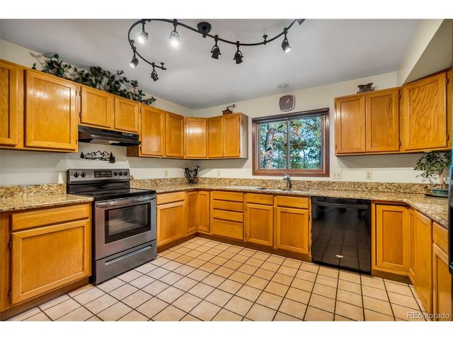 8016 Acoma Dr, Larkspur, CO 80118