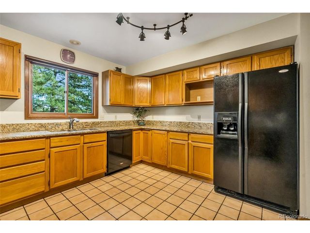 8016 Acoma Dr, Larkspur, CO 80118