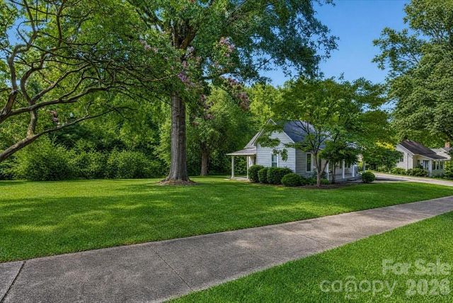 619 N Mountain Street, Cherryville, NC 28021