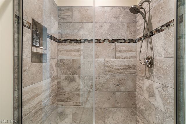 535 E Caston Road, Green, OH 44685