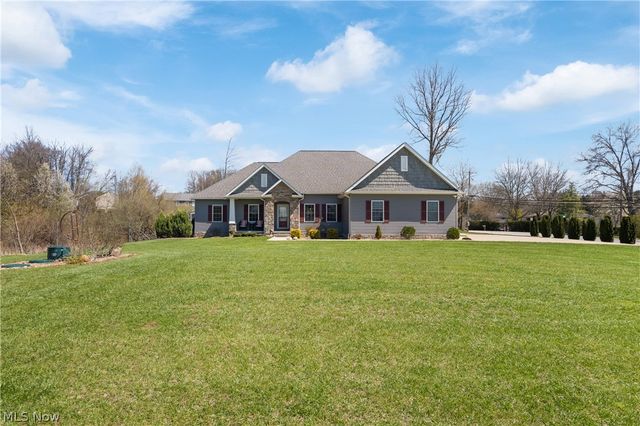 535 E Caston Road, Green, OH 44685