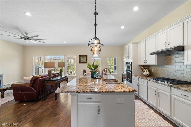 535 E Caston Road, Green, OH 44685