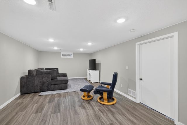 537 17th Street NW, Rochester, MN 55901