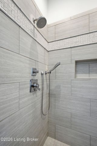 6300 Mistflower Cir, Prospect, KY 40059