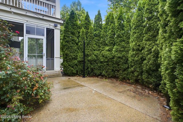 6300 Mistflower Cir, Prospect, KY 40059