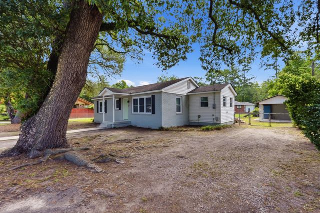 114 Groves Street, Walterboro, SC 29488