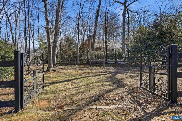 829 FLORDON DR, Charlottesville, VA 22901