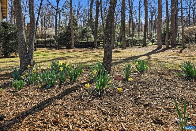 829 FLORDON DR, Charlottesville, VA 22901