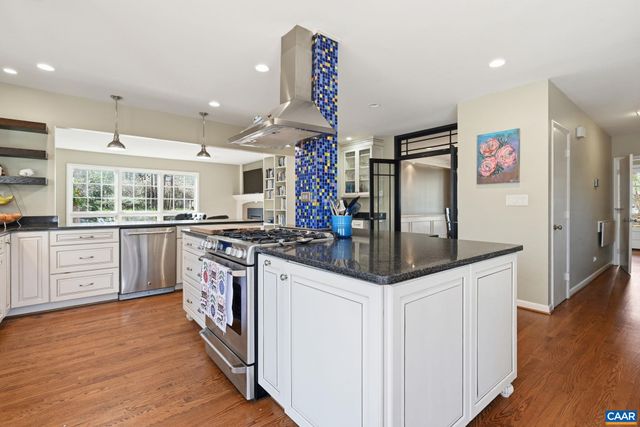 829 FLORDON DR, Charlottesville, VA 22901