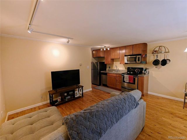 1135 N Elizabeth St 102, Denver, CO 80206