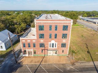 607 Lyons Avenue, Schulenburg, TX 78956