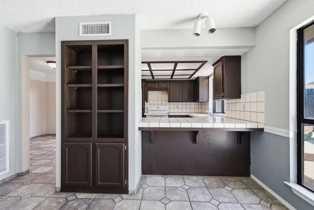 1335 Ramona Avenue, Clovis, CA 93612