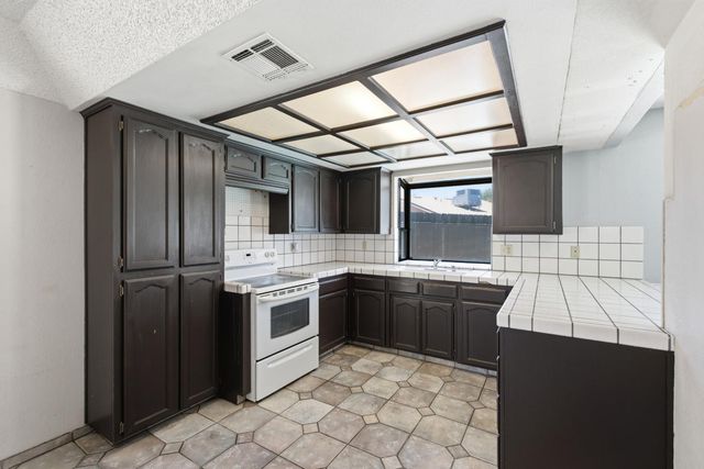 1335 Ramona Avenue, Clovis, CA 93612