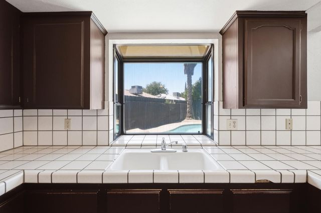1335 Ramona Avenue, Clovis, CA 93612