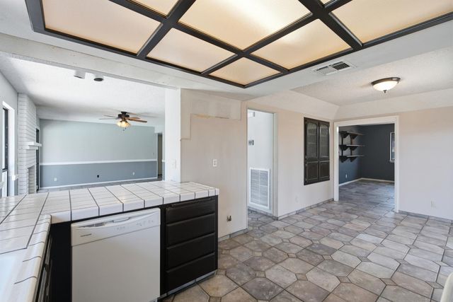 1335 Ramona Avenue, Clovis, CA 93612