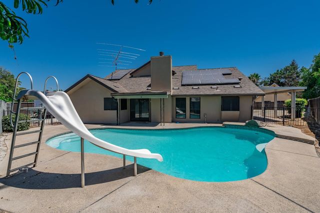 1335 Ramona Avenue, Clovis, CA 93612