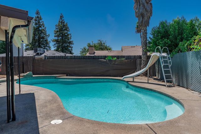 1335 Ramona Avenue, Clovis, CA 93612