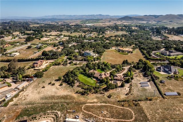 2075 Sea Oak Lane, Arroyo Grande, CA 93420