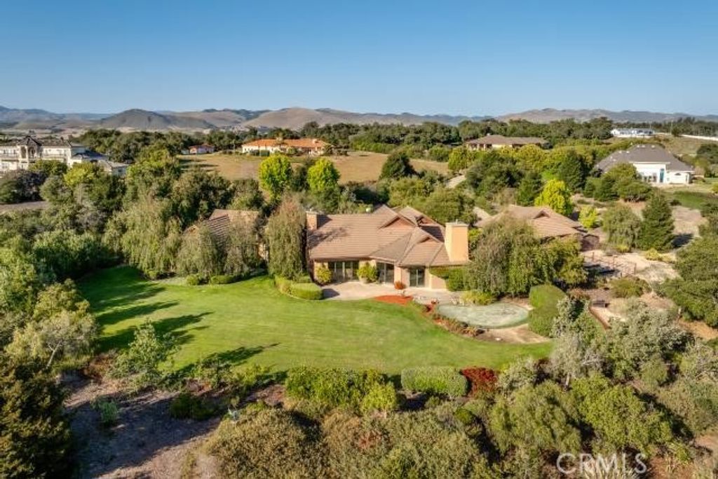 2075 Sea Oak Lane, Arroyo Grande, CA 93420
