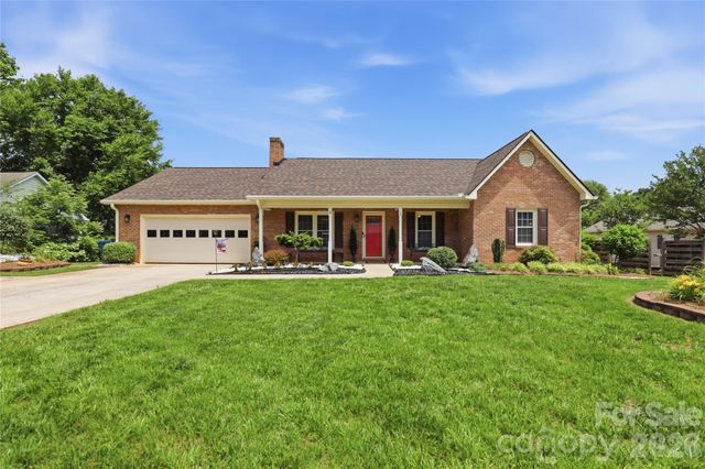 4 Fox Ridge Drive, Granite Falls, NC 28630